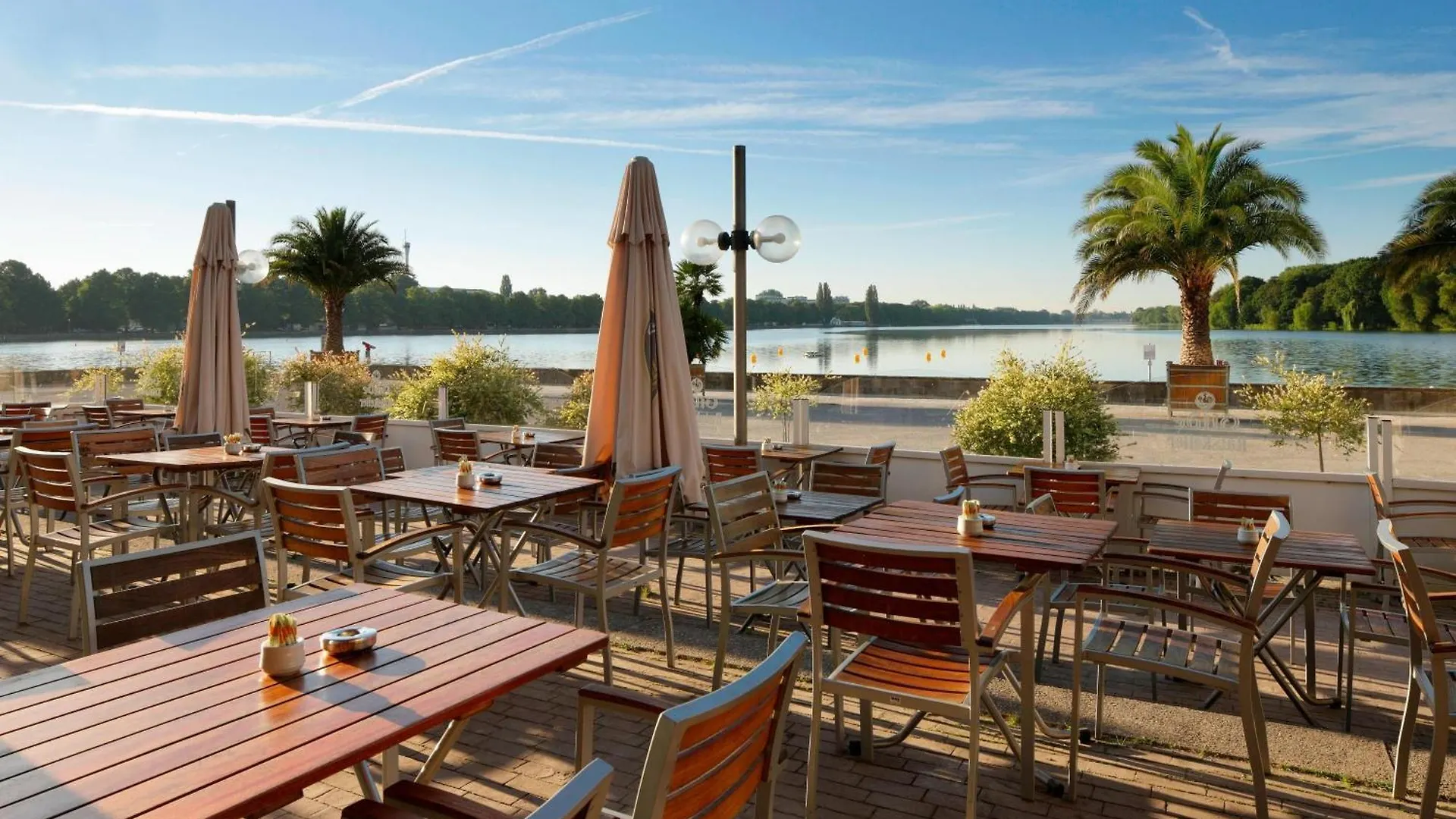 Courtyard by Marriott Hannover Maschsee 4*,