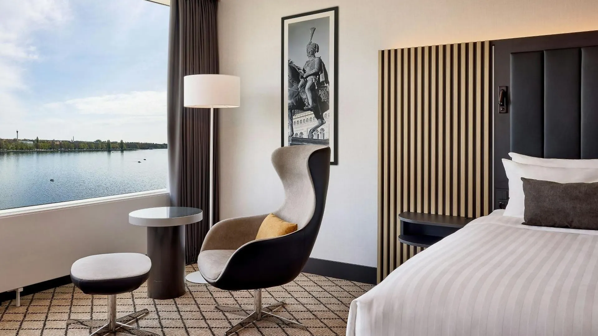Hotel Courtyard By Marriott Hannover Maschsee