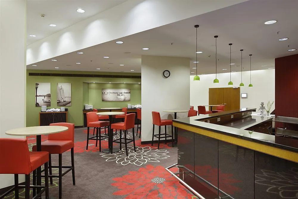 Courtyard By Marriott Hannover Maschsee 4*,