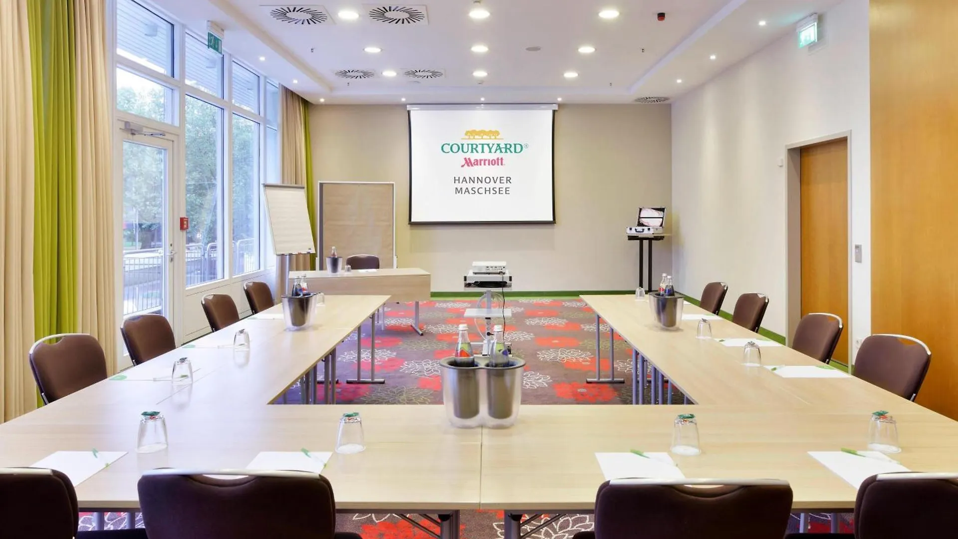 Hotel Courtyard By Marriott Hannover Maschsee