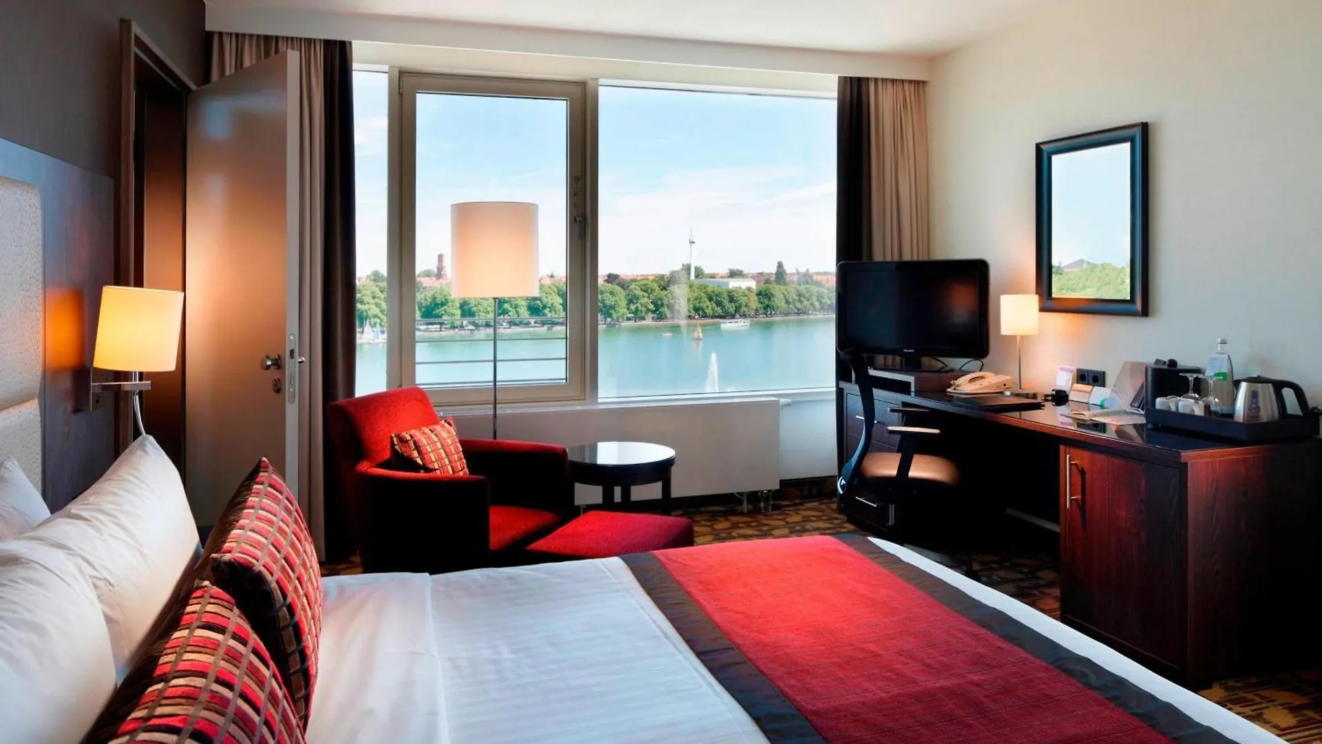 Courtyard By Marriott Hannover Maschsee Hotel