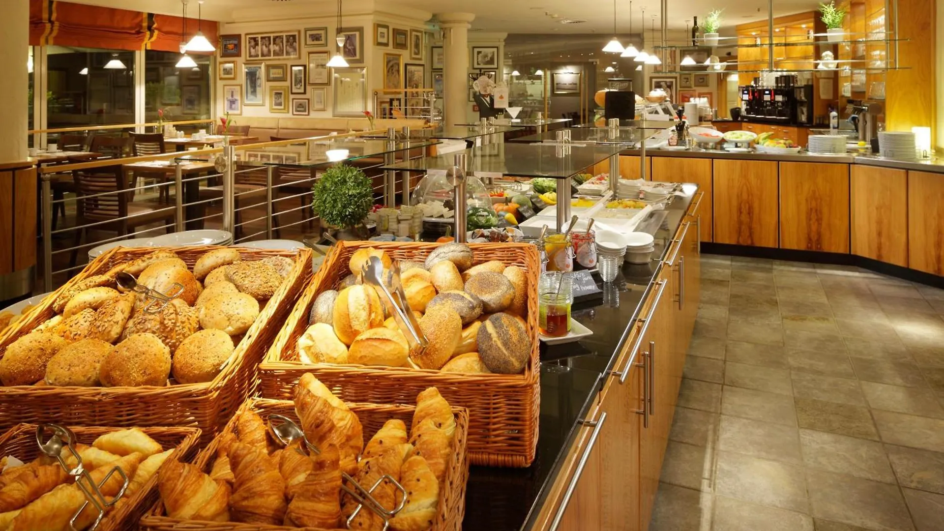 Courtyard By Marriott Hannover Maschsee Germany
